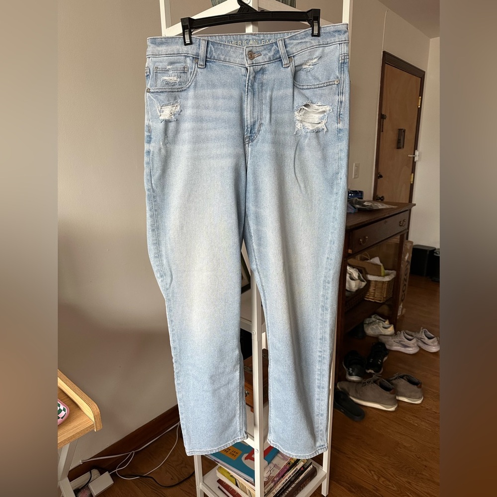 American Eagle Mom Jeans Light Wash Distressed High-Rise Jeans 14